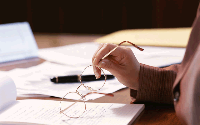 持有借款人重復書寫的借條能否要回錢